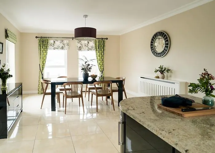 Semesterbostad Carntullagh Heights *